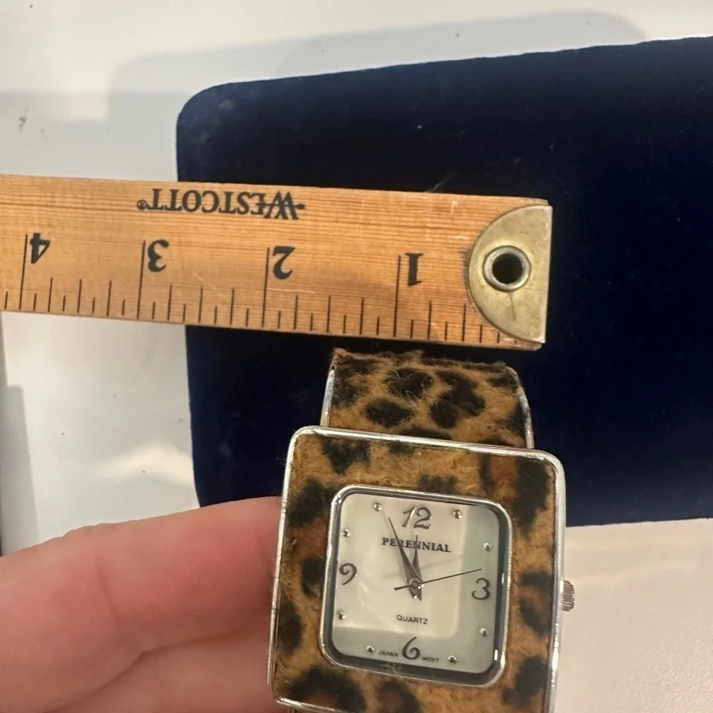 Leopard Print Quartz Watch for women